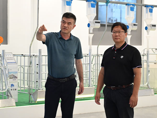 中畜協(xié)劉強德秘書長蒞臨南商，贊揚南商在豬業(yè)數智化領域的工作！
